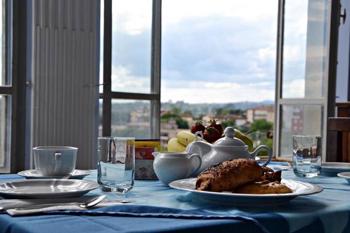 Alojamiento y desayuno para 3 personas, con jacuzzi y terraza en Toscana