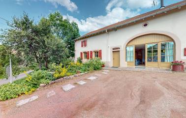 Gîte pour 12 personnes, avec jardin et terrasse à Taintrux