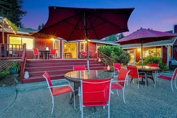 Vacation Home for 12 Guests in Guerneville, Russian River, Picture 1
