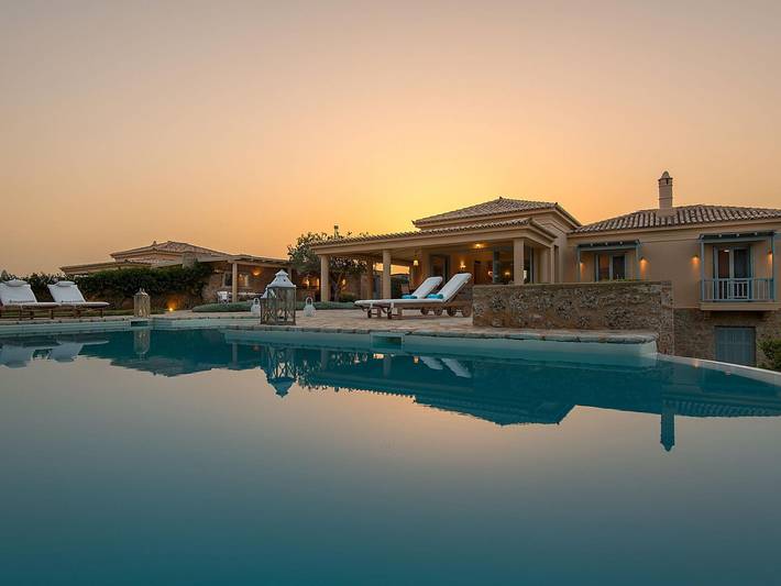 Villa für 10 Personen, mit Pool und Balkon sowie Garten - 1