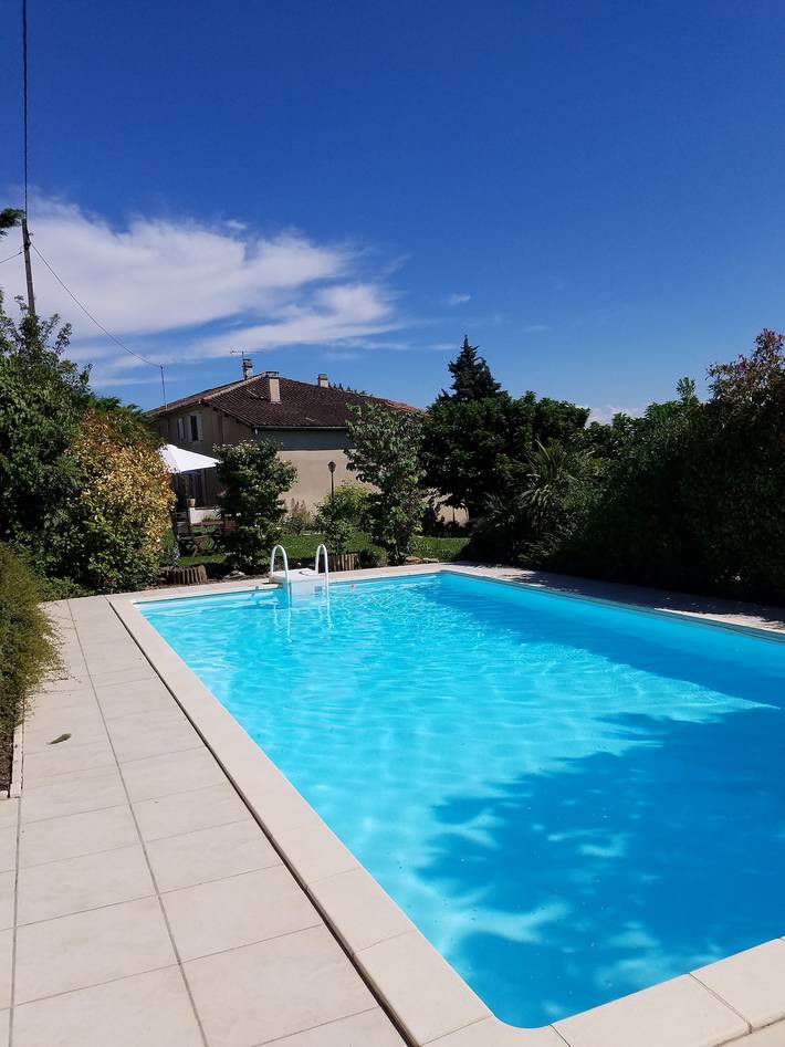 Gîte pour 4 personnes, avec piscine à Saint-Julia