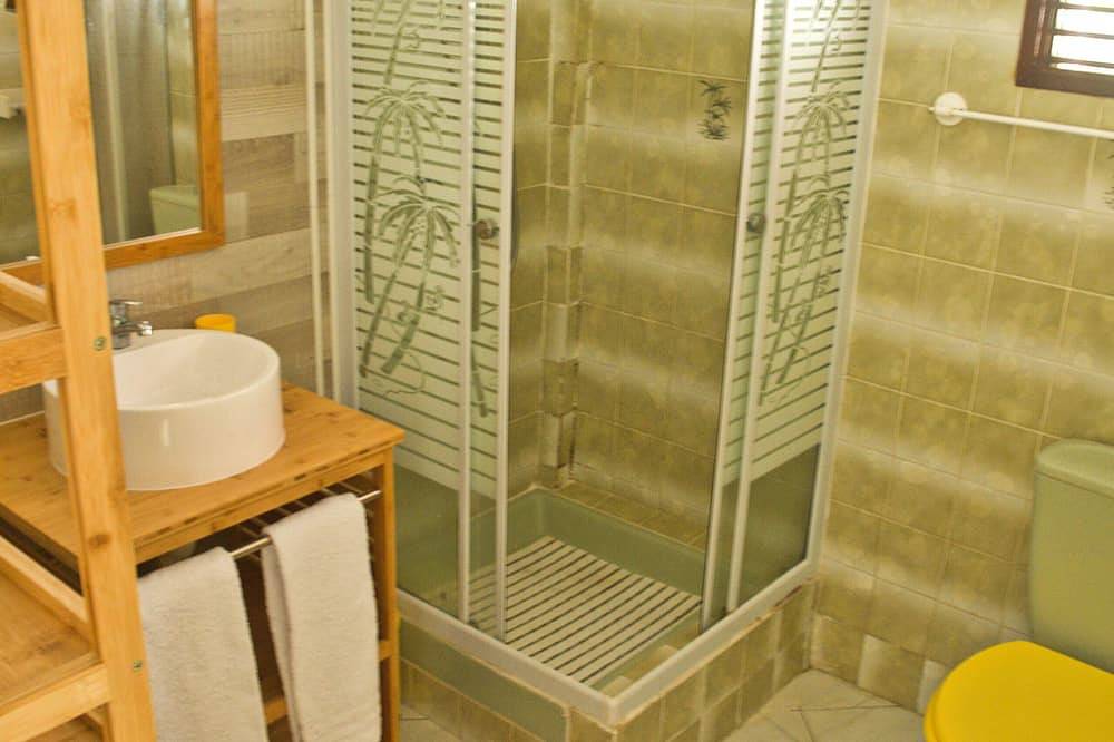 Appartement entier, Cozy one-bedroom apartment at the bottom of the villa in Le Gosier, Guadeloupe