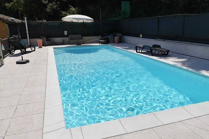 Casa vacanza per 5 persone, con piscina e balcone - 1
