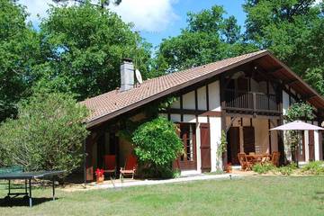Cottage pour 10 personnes, avec jardin et balcon, animaux acceptés à Saint-Vivien-de-Médoc