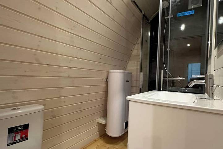 Ferienhaus für 4 Personen, mit Whirlpool und Sauna sowie Terrasse und Garten am Bärwalder See - 2