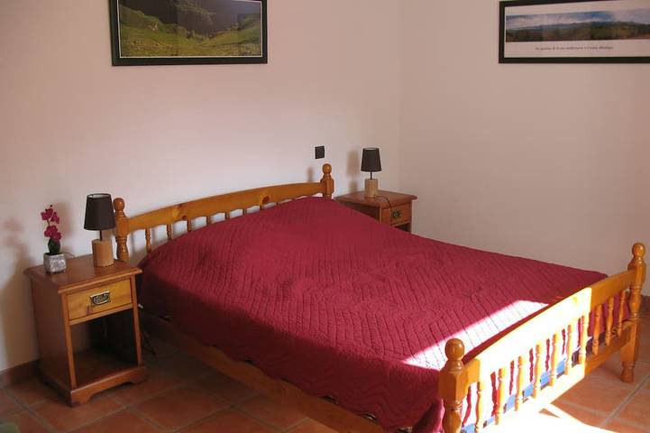 Gîte pour 4 personnes, animaux acceptés à Estérençuby - 2