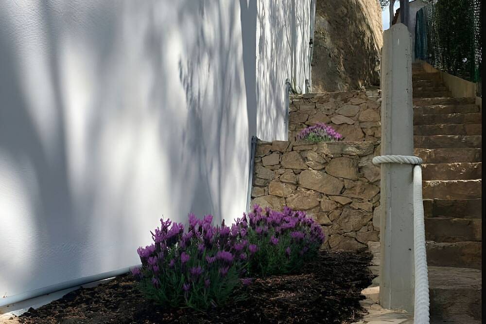 Entire apartment, T3 · Charming seaside escape with stunning views in Aigua Xelida, Tamariu