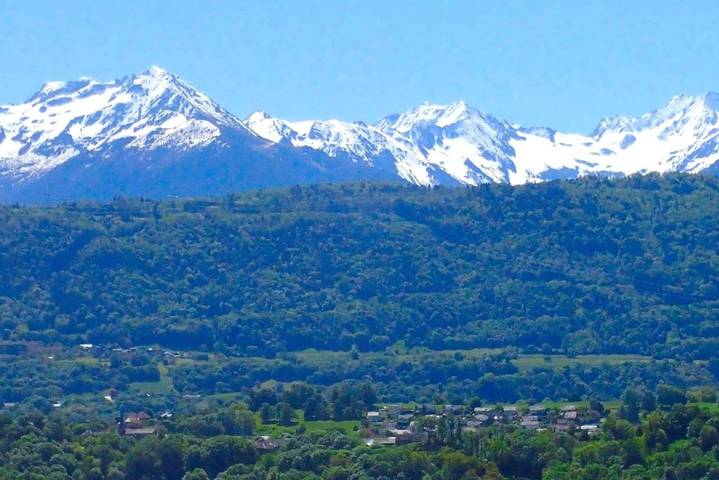 Location de vacances pour 2 personnes, avec jardin ainsi que jacuzzi et sauna à Montmélian