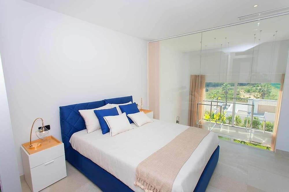 Magnificent villa on the Finca golf course with private pool in Orihuela, Costa Blanca