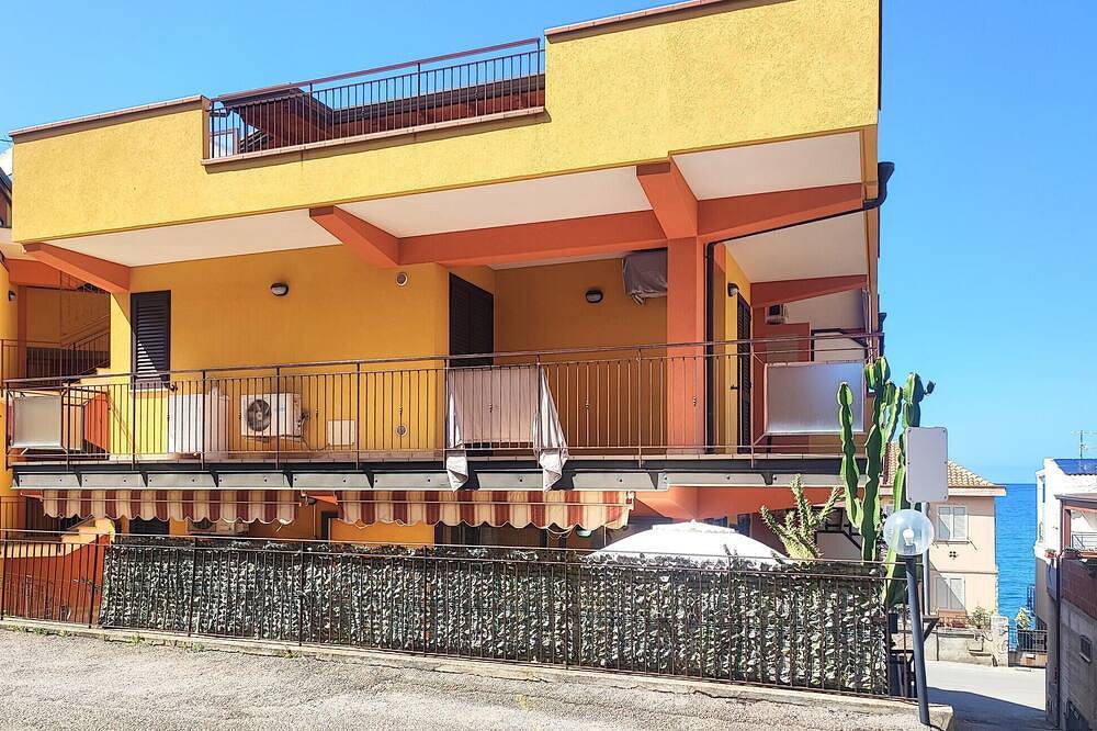 Ganze Wohnung, Gemütliches Apartment in Caronia Marina mit Wlan in Marina di Caronia, Caronia