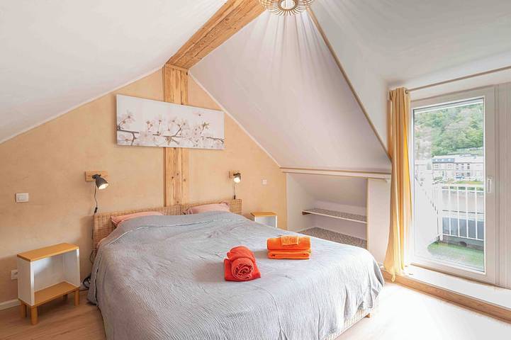 Ganze Wohnung, Duplex au Bord de la Meuse à Dinant Pour 2 à Personnes - Gîte le Grand Kangourou in Dinant, Region Namur