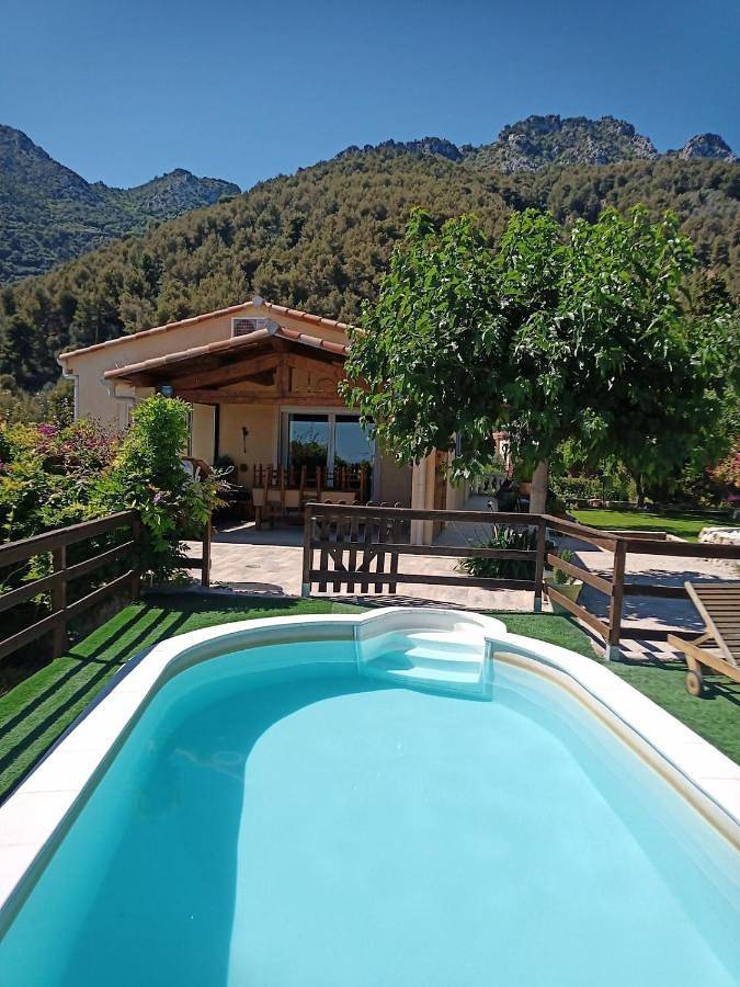 Villa pour 6 personnes, avec vue ainsi que jardin et piscine, animaux acceptés - 1