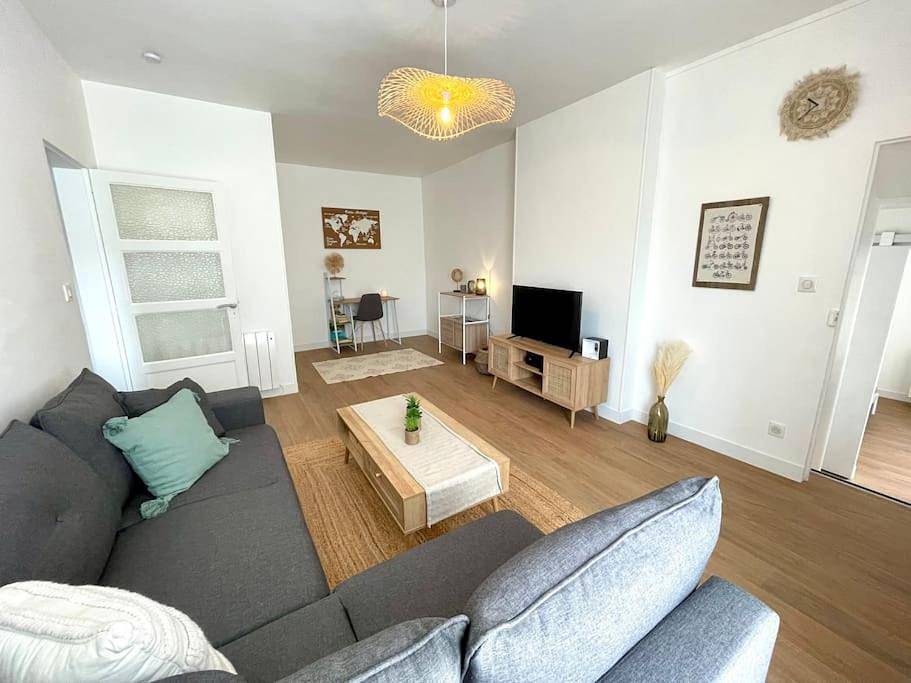 Appartement entier, Two-Bedroom Apartment in Bessines-sur-Gartempe, Région de Bellac