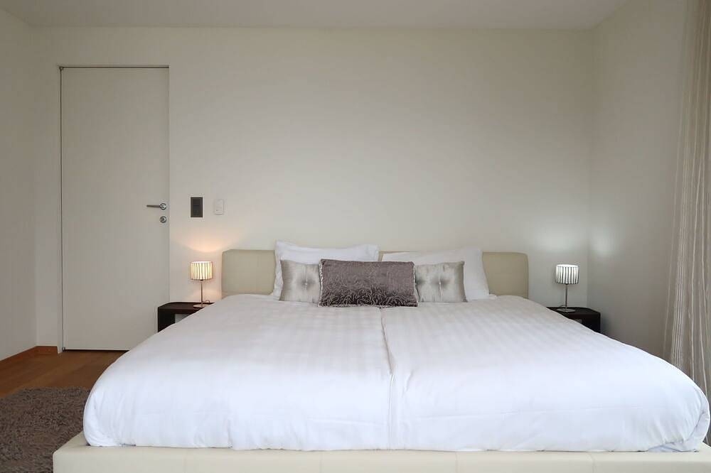 Ganze Wohnung, Gemütliche Wohnung für 8 Leute mit  W-Lan, Pool, Tv, Balkon und Panoramablick in Montreux, Genfer See