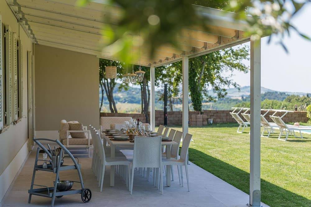Villa Selene - Private Villa, 5 Zimmer, Pool, Klima, Wlan, Meerblick, Marken in Pesaro, Valle del Metauro