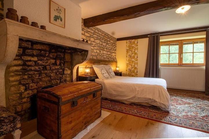 Location de vacances pour 5 personnes, avec jardin à Ozenay - 4