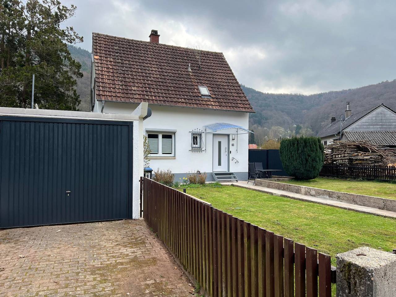 Ferienhaus mit Trifelsblick - Ferienhaus, Dusche, Wc, 2 Schlafräume in Bindersbach, Annweiler