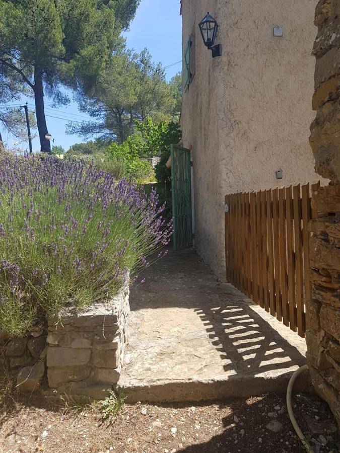 Chambre d’hôte pour 2 personnes, avec jardin ainsi que vue et terrasse à Le Beausset - 4