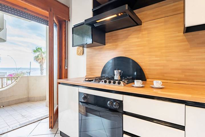 Ganze Wohnung, Ferienwohnung für 5 Personen mit Balkon/Terrasse in Sant'Alessio Siculo, Messina Provinz