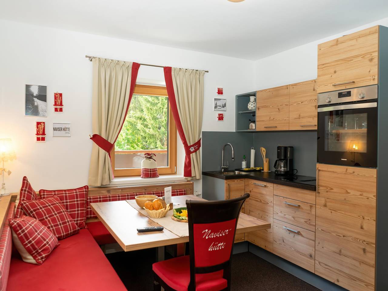 Ganze Wohnung, Wohnung in Navis nahe Berger Alm Skigebiet in Tuxer Alpen, Navis