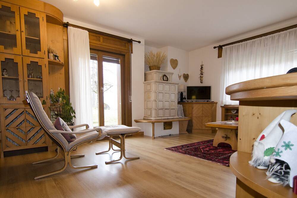 Appartamento intero, Ciasa Nina: relax in montagna in San Vito di Cadore, Dolomiti Superski