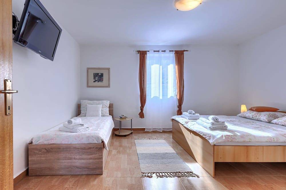 Ganze Wohnung, Ferienwohnung Teo in Raša, Ostküste Istrien