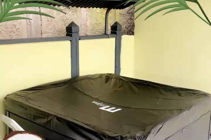 Maison de vacances pour 4 personnes, avec jardin ainsi que jacuzzi et terrasse