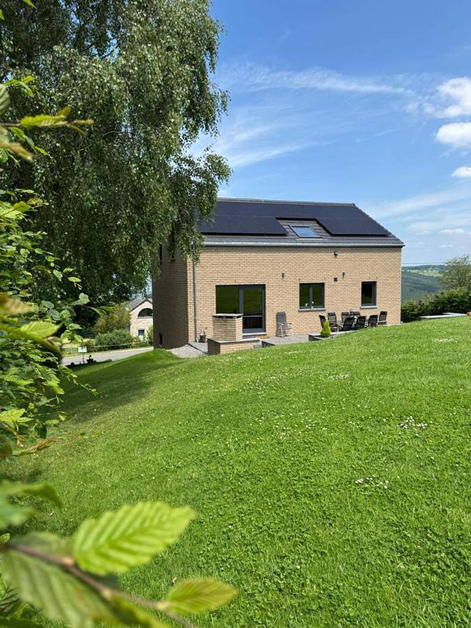 Vakantiehuis voor 9 personen, with uitzicht and sauna as well as tuin in Trois-Ponts