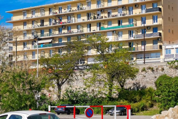 Appartement entier, Appartement cosy avec vue sur la mer à Bastia - 60 m² in Bastia, Cap Corse