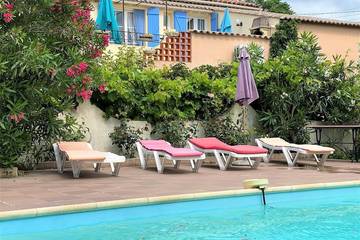 Gîte pour 4 personnes, avec piscine ainsi que jardin et terrasse, animaux acceptés à Saint-Laurent-de-la-Cabrerisse