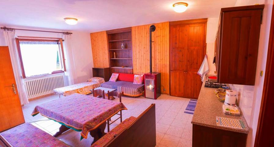 Gîte pour 4 personnes, avec jardin et vue, animaux acceptés à Teglio