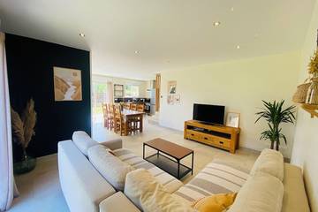 Gîte pour 8 personnes, avec jardin et terrasse à Saint-Côme-et-Maruéjols