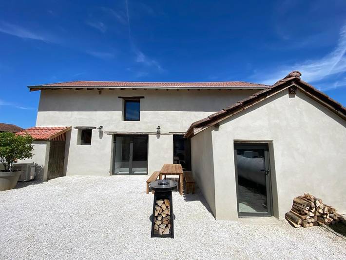 Gîte pour 10 personnes, avec vue et jardin dans Condeissiat