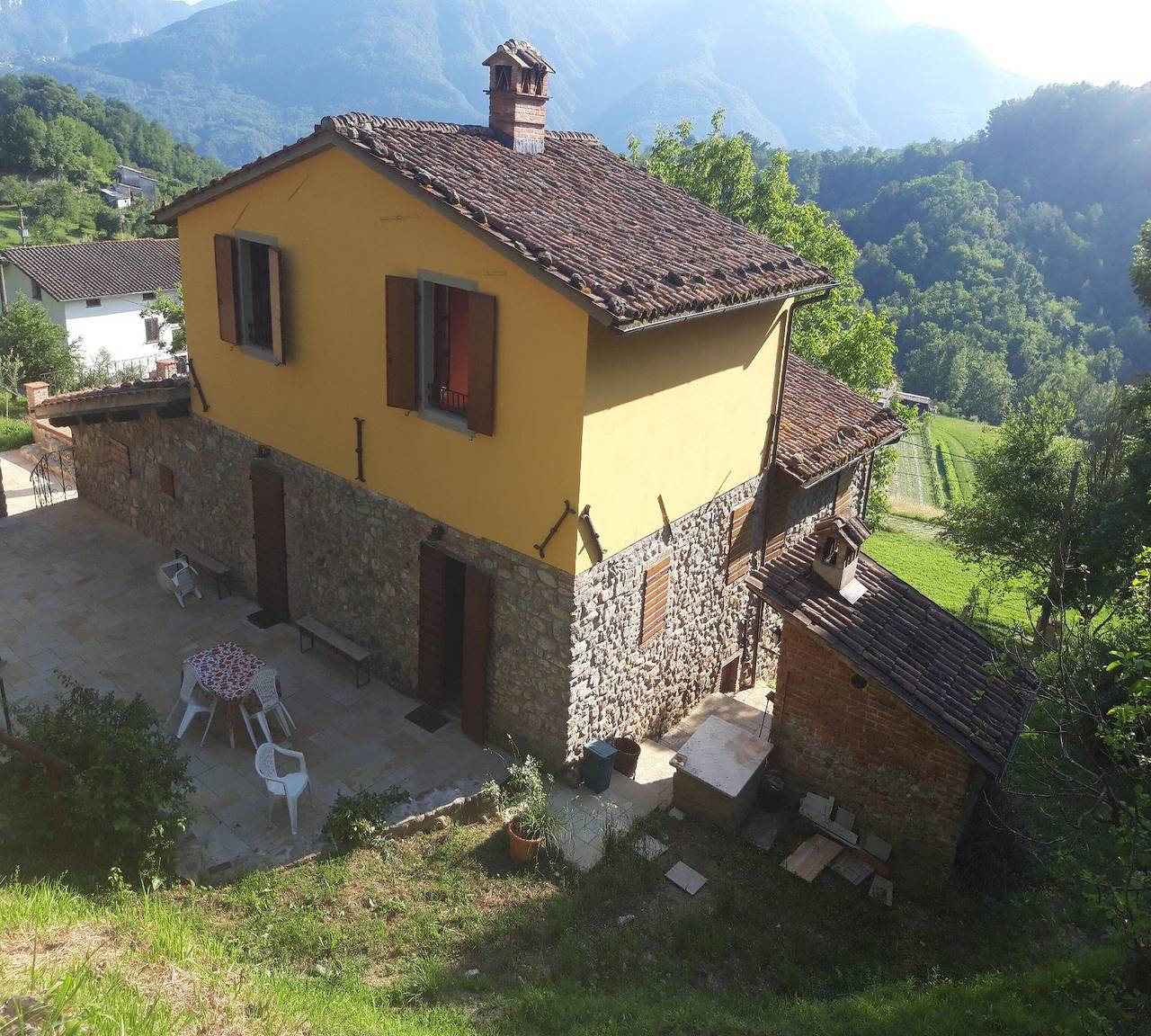 Toskanische Tradition in Barga, Parco Regionale delle Alpi Apuane