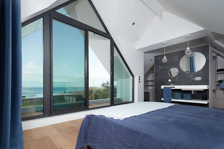 Villa con piscina, vista al mar in Batz-sur-Mer, Côte de Jade