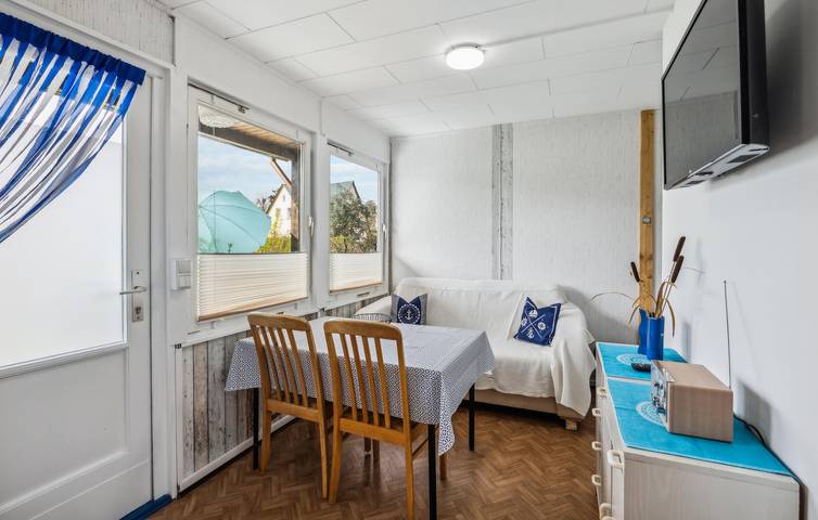 Rückzugsort am Strand mit Terrasse und Parkplatz, 300 m zum Strand in Ueckermünde, Vorpommern Greifswald