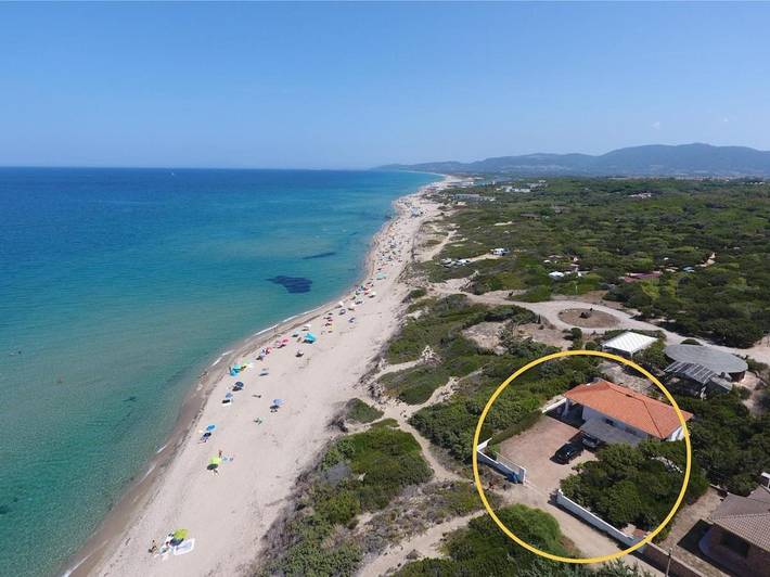 Villa per 7 persone, con balcone e panorama nonché giardino in Valledoria