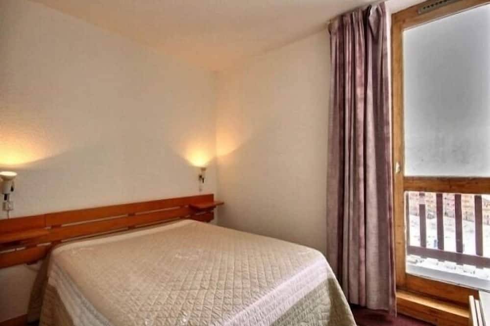 Entire apartment, 3-Bedroom, 3-Bath Apartment in Residence Le Plein Soleil, Ski-in/Ski-out, La Plagne Tarentaise in Plagne Villages, La Plagne-Tarentaise