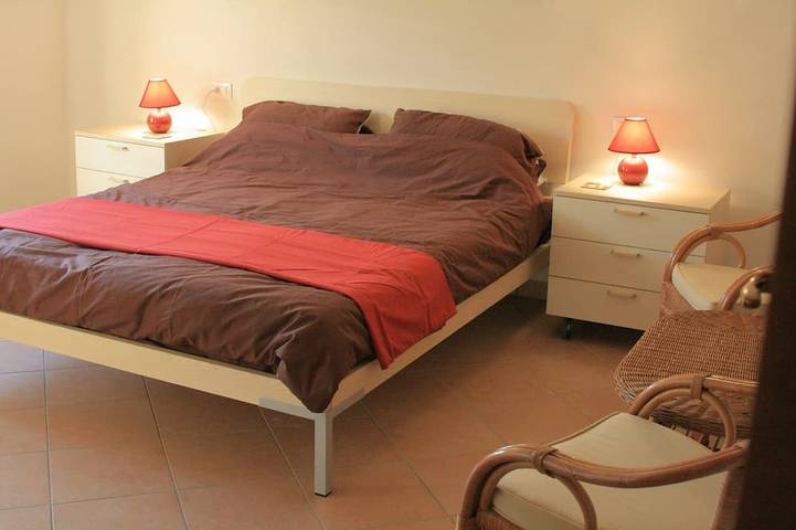 Ganze Wohnung, Atemberaubende Aussicht -  Ferienhaus in einem freundlichen Dorf in Dumenza, Dumenza Gemeinde