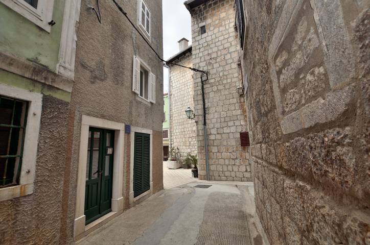 Hôtel pour 2 personnes, avec vue à Cres - 2