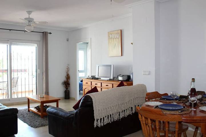 Appartement entier, Villamartin 2 Bed Apartment, Golf, Beaches, Good Food and Sunshine!!! in Villamartín (Orihuela), Orihuela