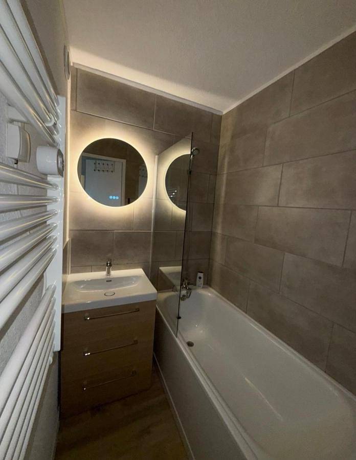 Gîte pour 4 personnes, avec terrasse et vue, animaux acceptés à Château-Bernard - 3