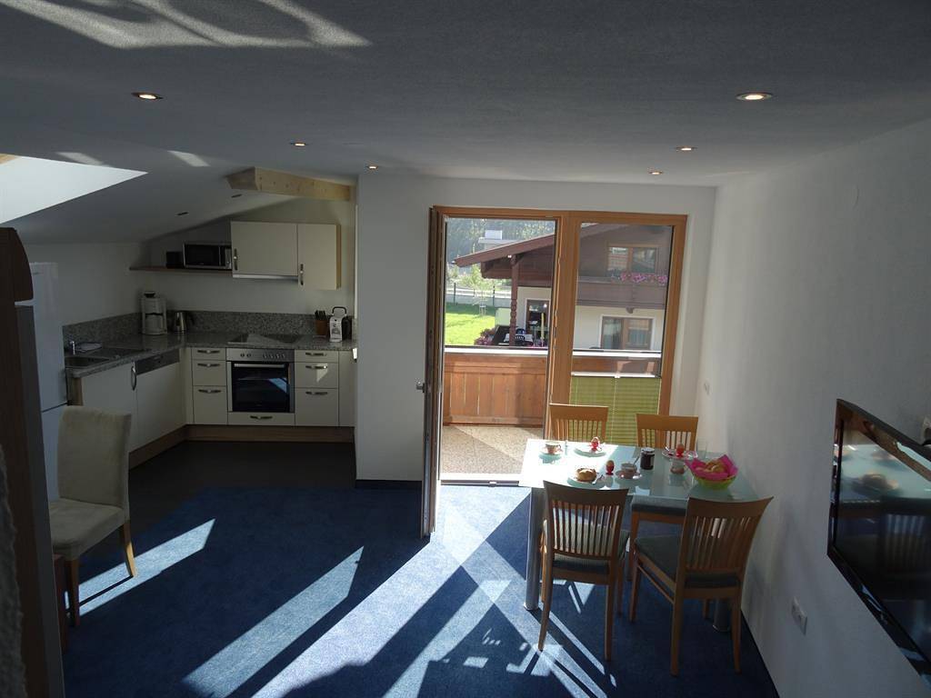 Ganze Ferienwohnung, Appartement 7 in Tuxer Alpen, Uderns