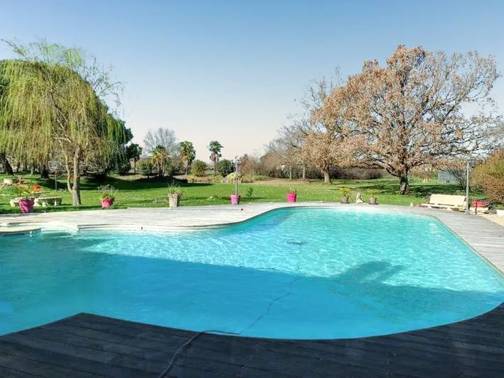 Gîte pour 6 personnes, avec terrasse et piscine dans La Ville-Dieu-du-Temple