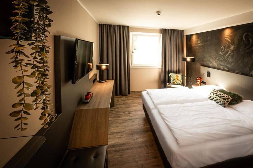 2 Inviting Pet-Friendly Rooms Close To City Center - Explore Stuttgart with Ease in Korntal-Münchingen, Landkreis Ludwigsburg