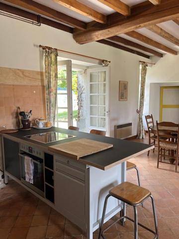 Gîte pour 6 personnes, avec Terrasse et Piscine à Poullignac