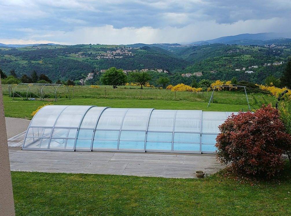 Chambres d'hotes "Le Garde" - Chambre " Les Pialousses" in Chambles, Montbrison