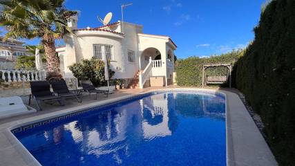 Ferienhaus für 6 Personen, mit Terrasse und Garten sowie Pool in Ciudad Quesada