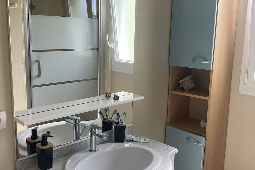 Blue House in Saint-Germain-sur-Ay, Coutances und Umgebung