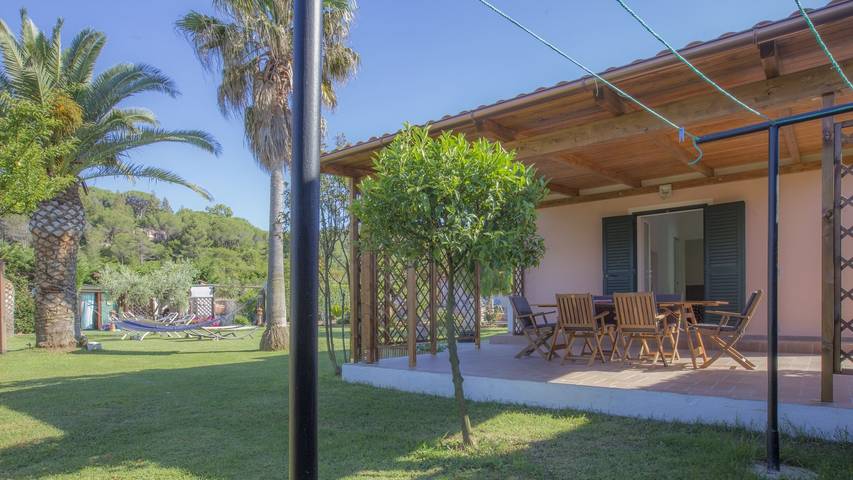 Location de vacances pour 5 personnes, avec Jardin à Marina di Campo
